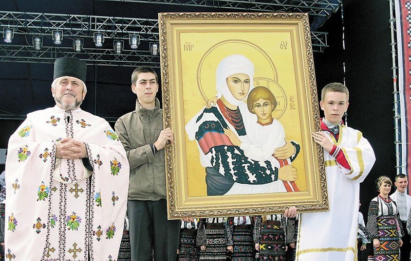 Нажмите на изображение для увеличения.

Название:	v vyshivanke.jpg
Просмотров:	1
Размер:	136.1 Кб
ID:	10138196