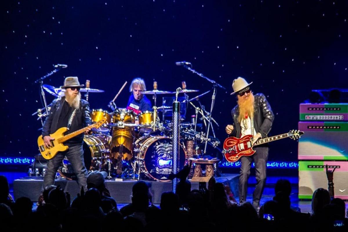 Нажмите на изображение для увеличения.

Название:	ZZ Top.jpg
Просмотров:	26
Размер:	103.4 Кб
ID:	10667395