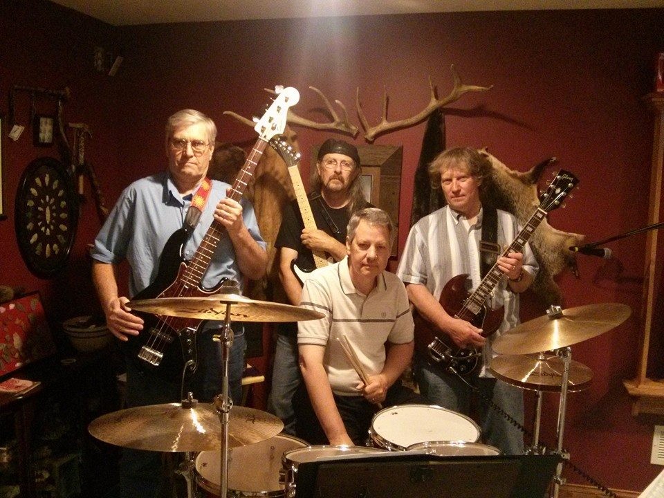 Нажмите на изображение для увеличения.

Название:	Lee and the band.jpg
Просмотров:	36
Размер:	206.9 Кб
ID:	10715166