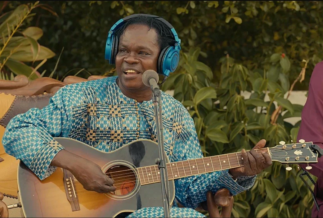 Нажмите на изображение для увеличения.

Название:	Baaba Maal.jpg
Просмотров:	28
Размер:	221.9 Кб
ID:	10720302