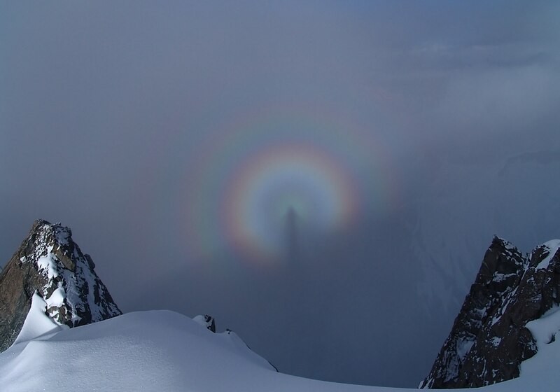 Нажмите на изображение для увеличения.  Название:	Brocken_Spectre_at_Peak_Korzhenevskaya.jpg Просмотров:	0 Размер:	43.7 Кб ID:	10728750